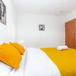 Bracken House - Deluxe Guest Room 2