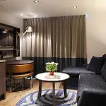 South Point Suites