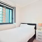 Canary Wharf - Corporate Riverside Apartments