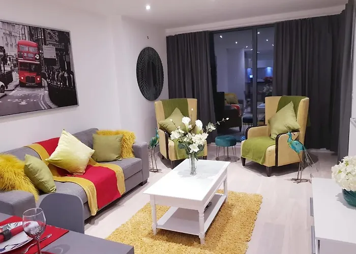 Chiswick Park Apartments, Chiswick, West London