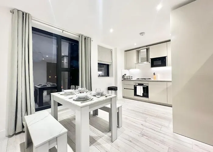 Queens Luxury Apartments