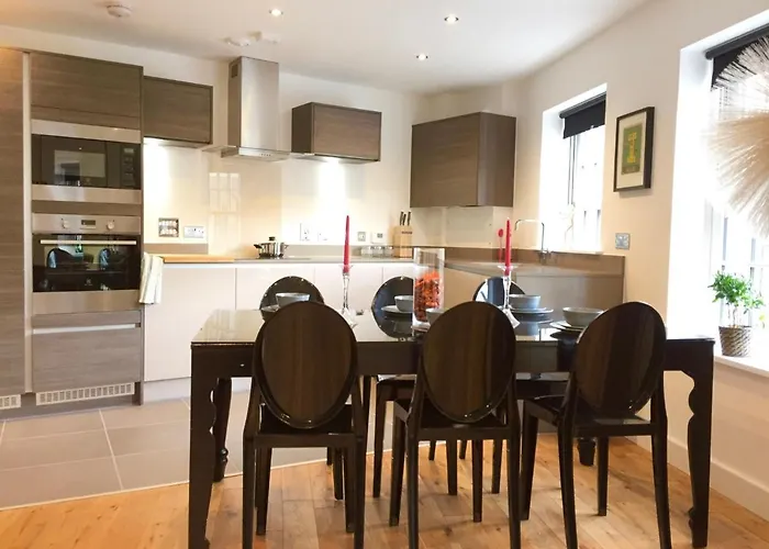 Ellis Terrace Apartment