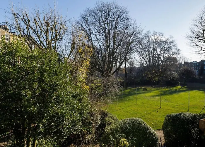 Elegant Earl\'S Court 2 Bedroom Flat Just 4 Minutes From Tube