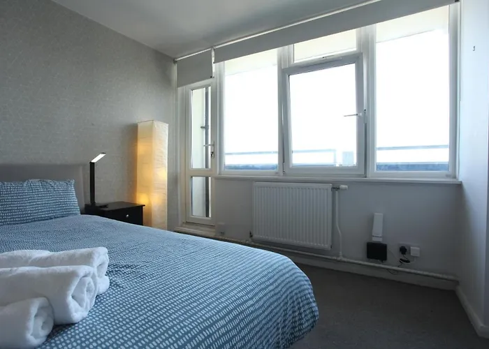 Lovely Two Bedroom Apartment In London Old Street
