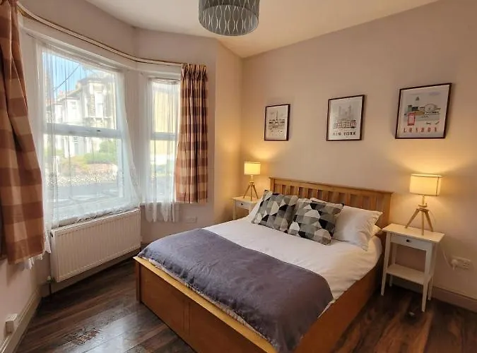43 Kimberly Road Apartment