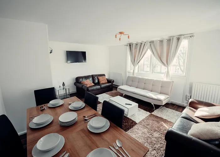 Comfy Home-Wood Green
