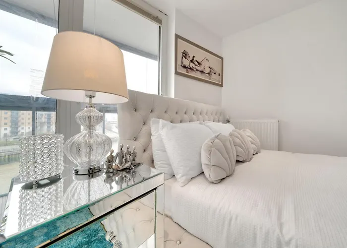 Large 2Bed 2Bath Apartment Beautiful River Views London Greenwich Cutty Sark - Perfect For Long Stay, Business, Leisure And Relocations