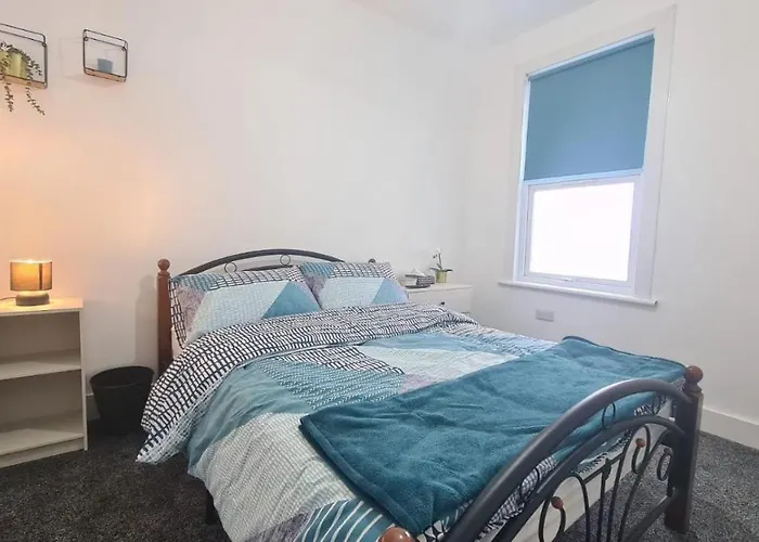 Spacious Room In Manor Park