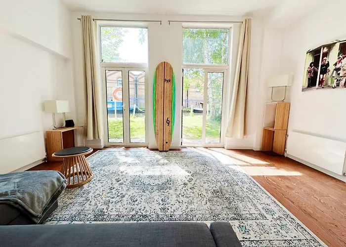 Portobello Dock Canalside Apartment