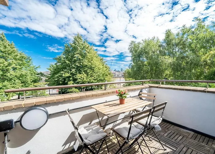 Altido 2-Bed Flat W/ Thames View
