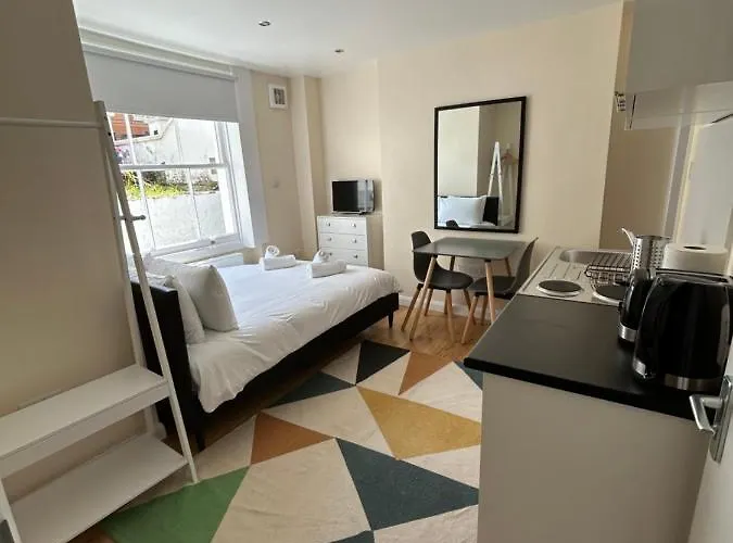 Flat 1, 128A Belsize Road Nw6 4Bg London