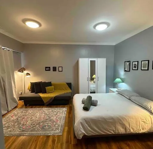 Central Ground Floor Studio