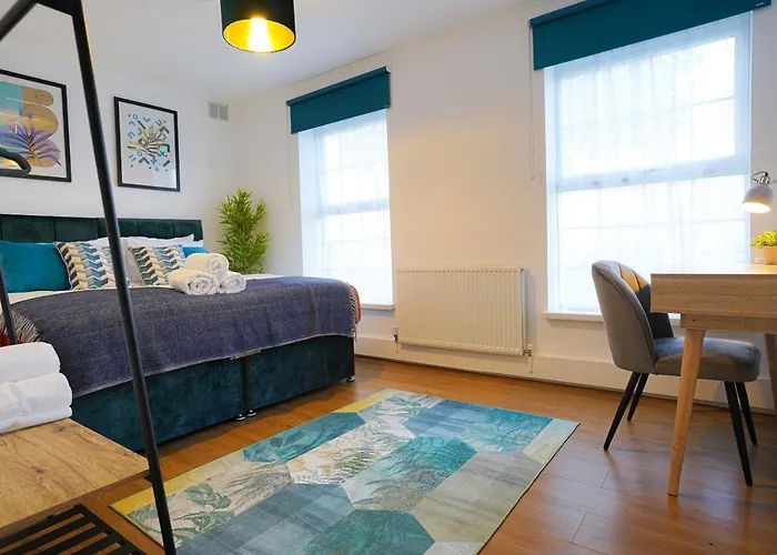 Enfield North London 3Br Apartment
