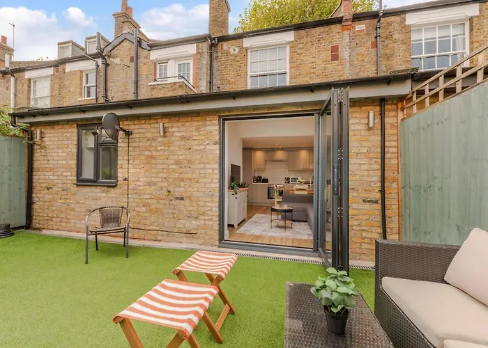Three-Bedroom Bliss In London Town