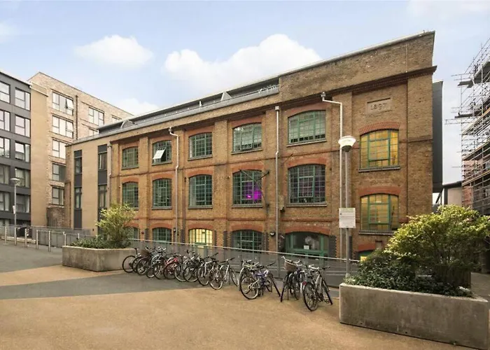 Cosy Spacious Studio Flat Stratford / Bow
