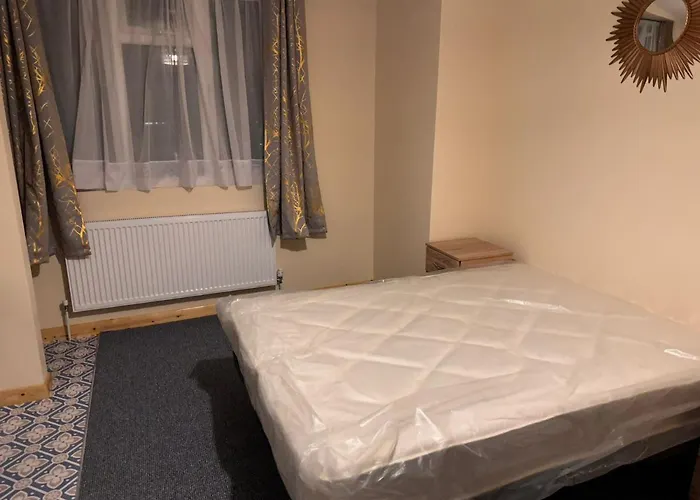 Tottenham Lane Guest House