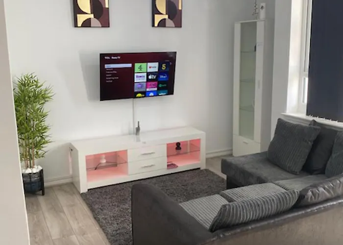 Chic City Retreat Immaculate 2 Bed Oasis In London