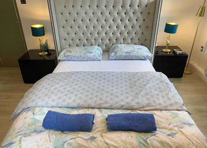 Central London Property-Ensuite, Double And Budget Room