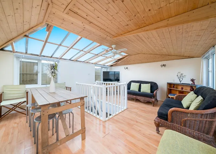 Cozy Maisonette Near Abbey Road