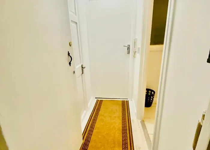 Ground Floor Flat Hyde Park Central London