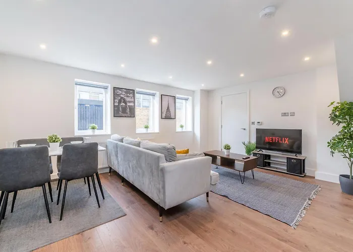 Modern London Home - 2 Bedrooms 2 Bath - Battersea, Vauxhall & Nine Elms Station