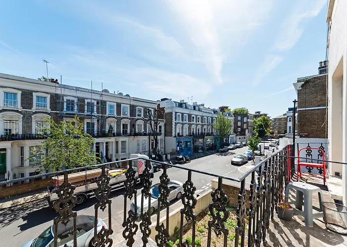 Maidavale 2 Bed Apartment - Sleeps 6