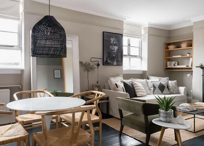 The Leicester Square Apartment By Hok Living
