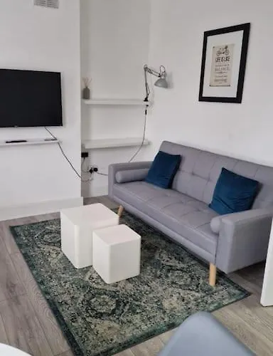 Stylish 1 Bed Flat With En-Suite