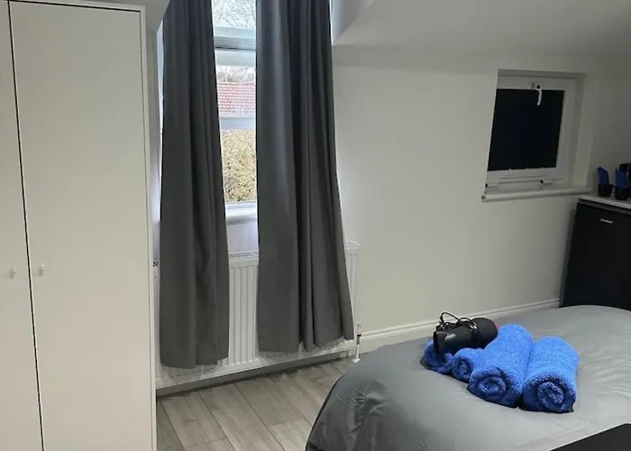 Central London- Zone 2 En-Suite Room