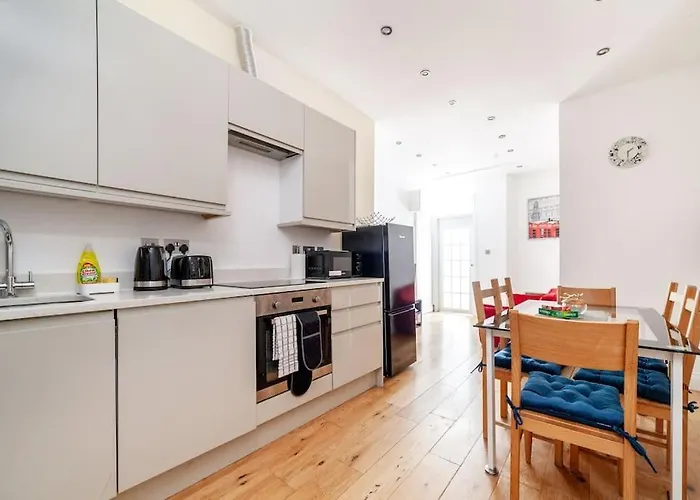 Spacious Retreat 2-Bed In Popular Camden Town