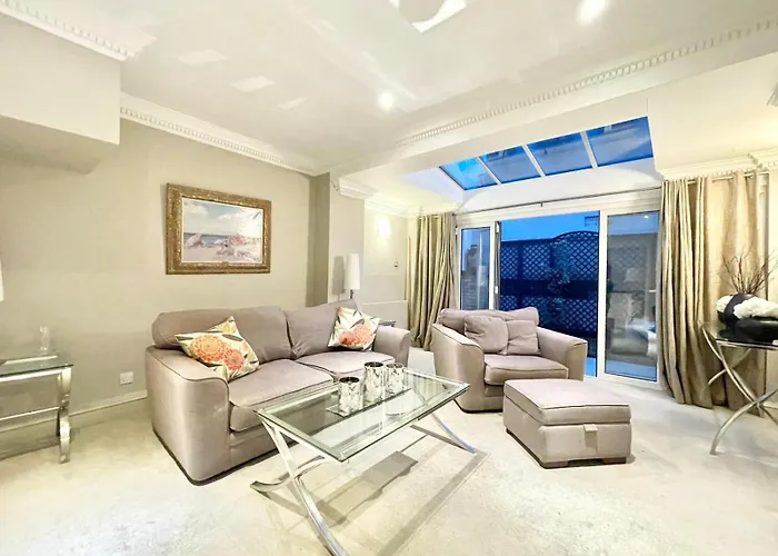Mayfair 2 Bedroom With Large Private Terrace