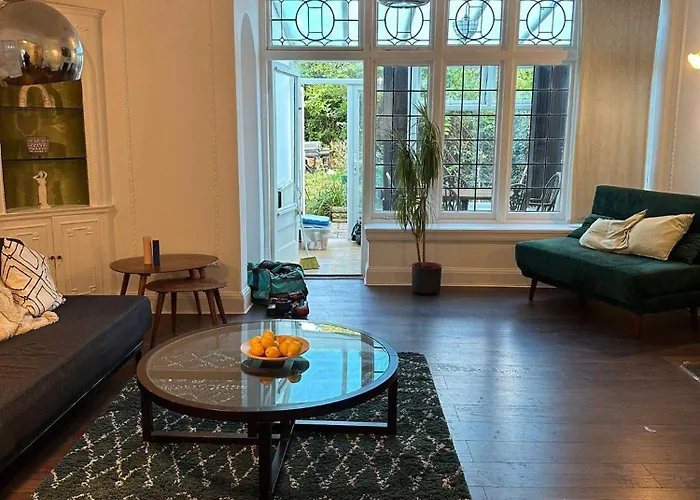 Golders Green Apartment