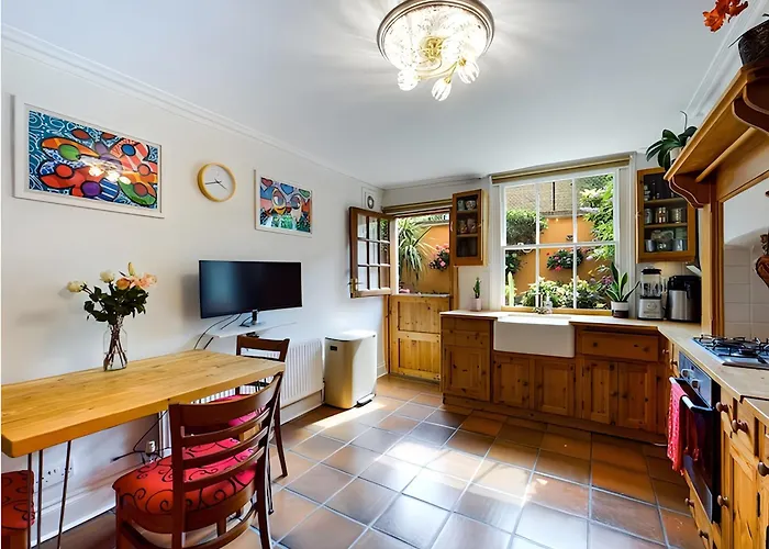 The Clapham Apartment With Private Patio