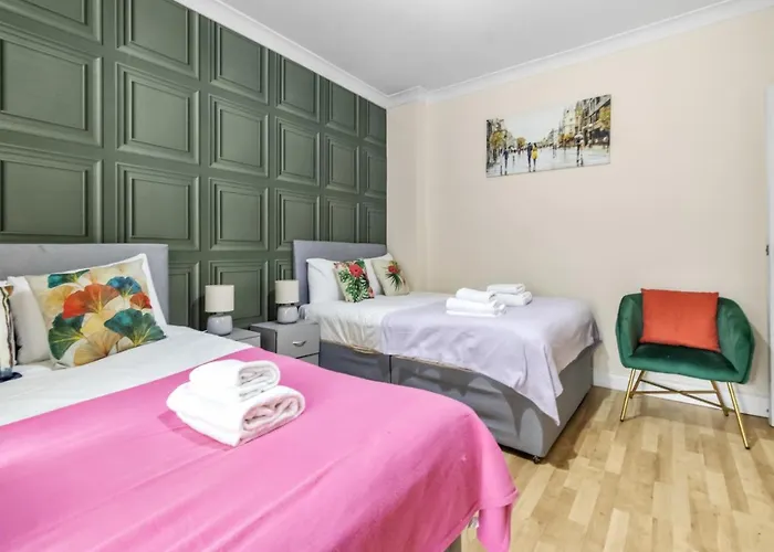 The Roundway Styles & Cosy Private Rooms In London