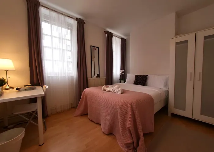 Comfy Private Bedrooms In Heart Of London