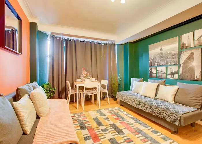 2 Bedroom Apartment Edgware Road Paddington London