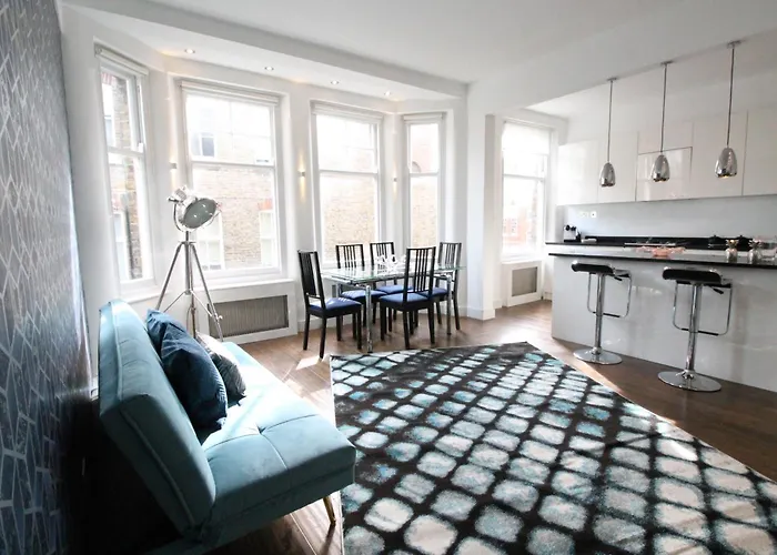 Contemporary 3 Double Bedroom 2 Bathroom Haven In The Heart Of Chelsea Exquisite London Apartment With A Designer\'S Touch