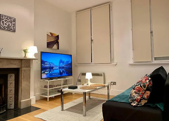 Entire Flat, Central London, Bank Payment To The Host Within 24H From The Reservation