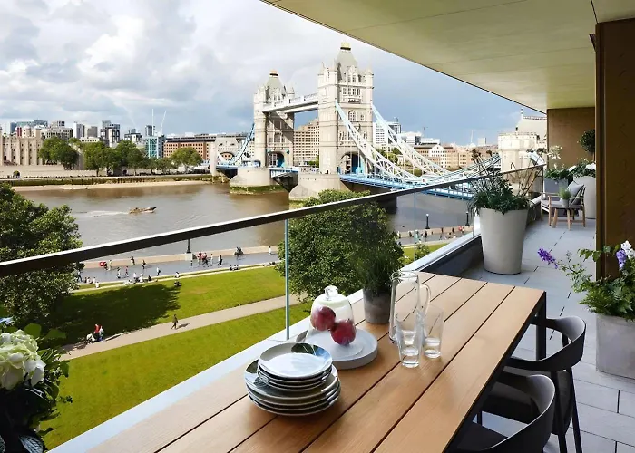 3 Million Pound Luxury Large Tower Bridge Direct Views Sleeps 6