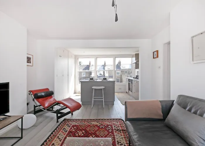 Luxury Newly Refurbished One-Bedroom Flat In Notting Hill