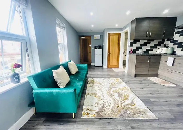 Bright Flat Near To Tower Bridge
