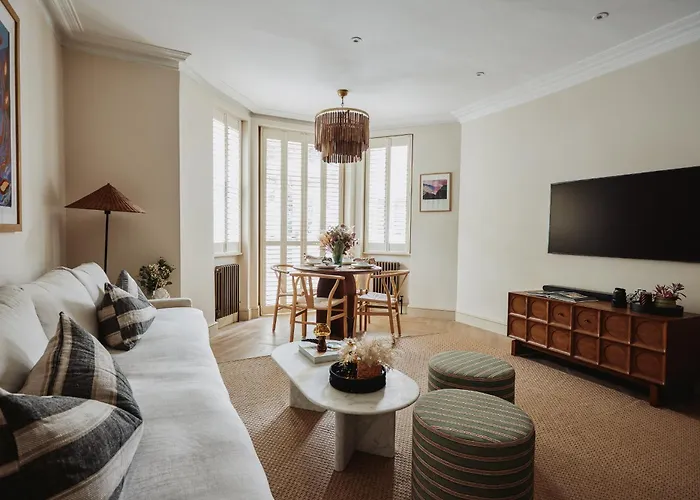 Stunning Chelsea Garden Apartment