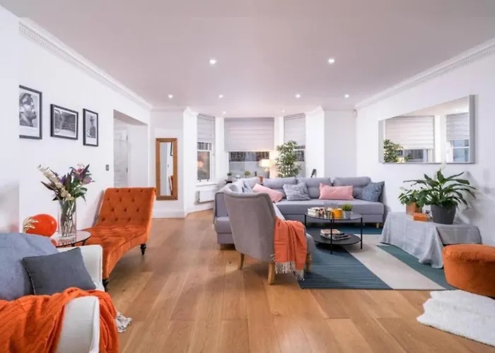 Niru Experience Luxury Boutique Garden 2Bd 2Ba