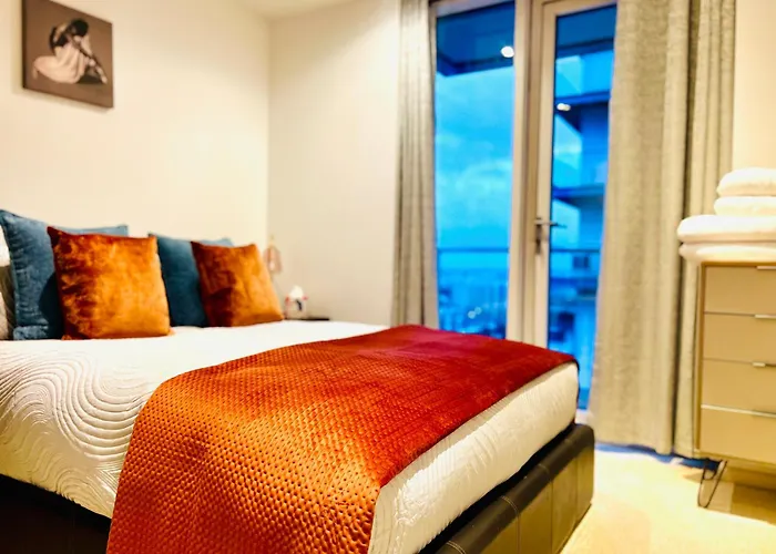 Luxurious Apt With River Views In Canary Wharf