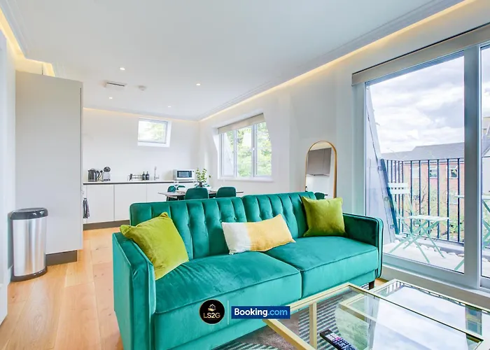 Stylish 2 Bedroom Flat By Ls2G Short Lets & Serviced Accommodation Greater London With Balcony And Easy Central Access