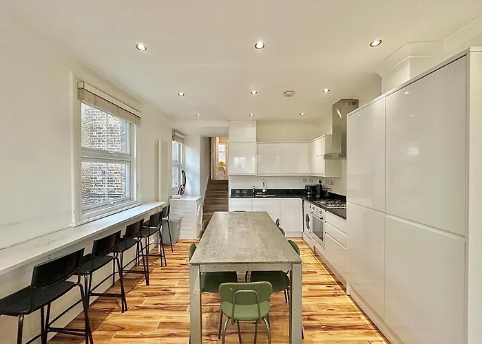 Clapham Apartment