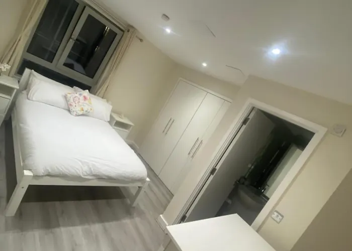156 Holloway