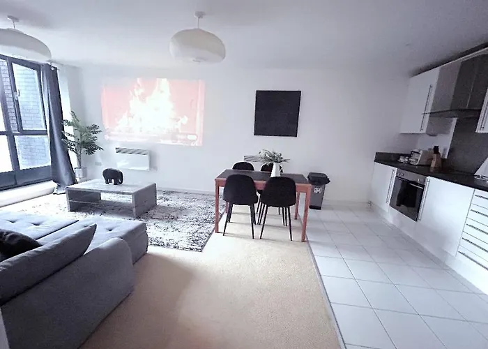 O2 & Excel Zone 2 Sleeps 6