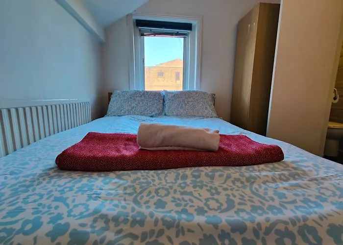 Large House In London\'S Trendiest Area