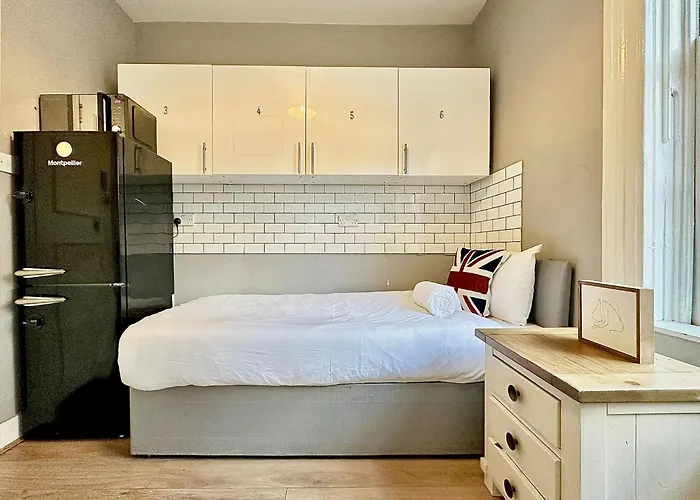 Edgware Rooms